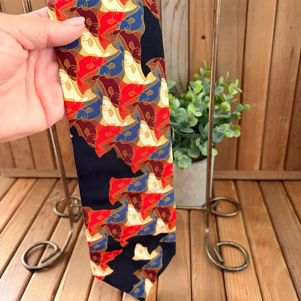M.C. Escher Tessellation Fish Silk Tie Art Museum Graphic Novelty - Picture 4 of 5